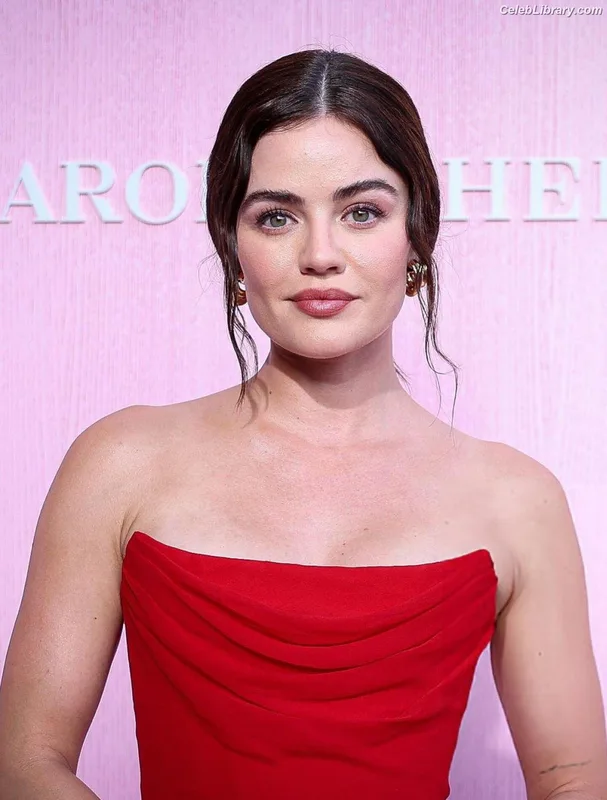 Lucy Hale photo 22 of 808