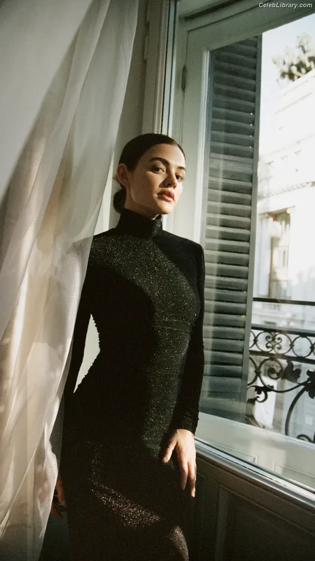 Lucy Hale photo 8 of 808