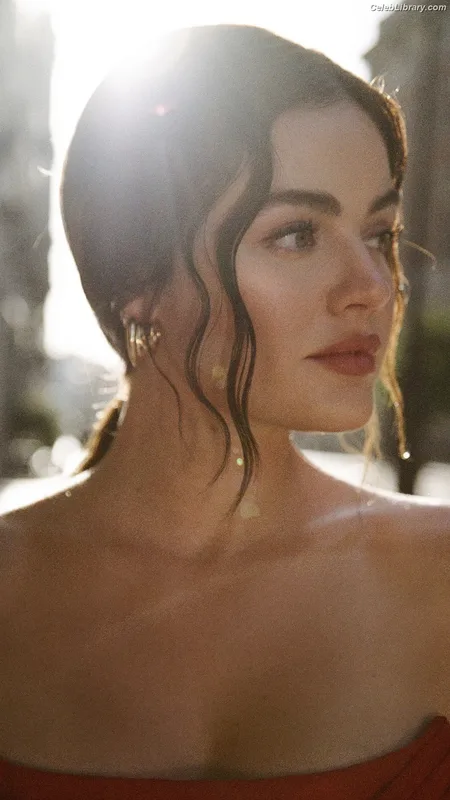 Lucy Hale photo 9 of 808
