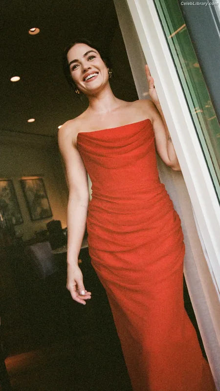 Lucy Hale photo 10 of 808