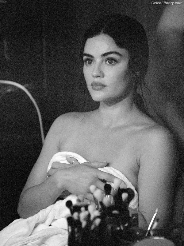 Lucy Hale photo 16 of 808