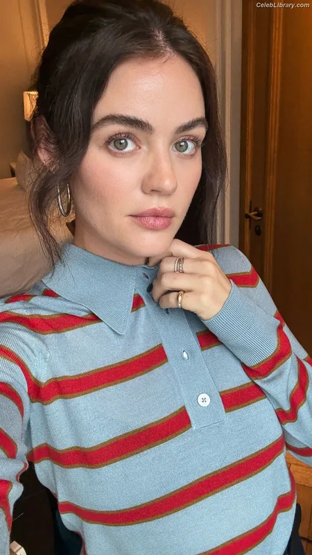 Lucy Hale photo 19 of 808