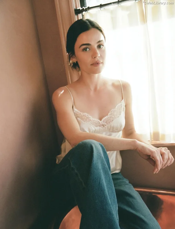 Lucy Hale photo 15 of 808