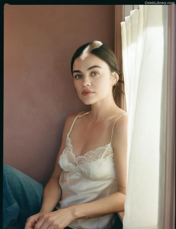 Lucy Hale photo 21 of 808