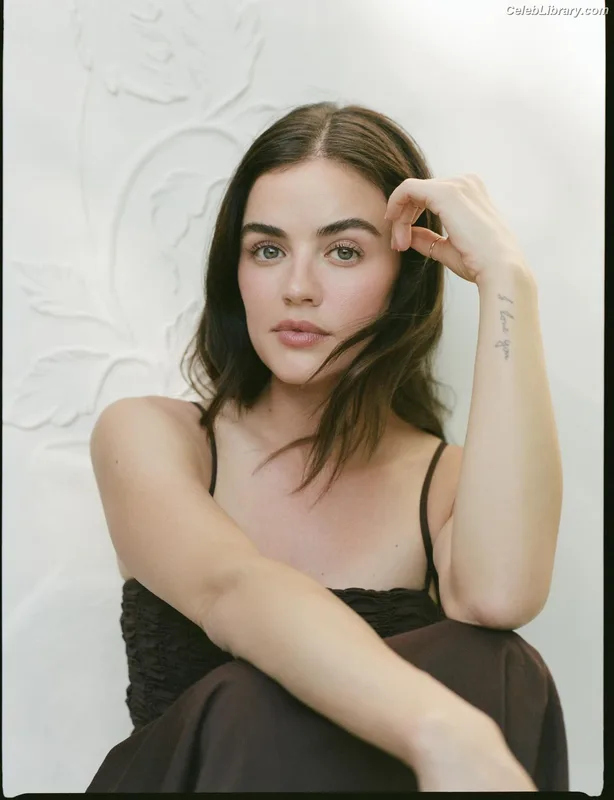 Lucy Hale photo 22 of 808