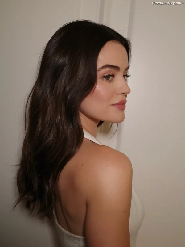 Lucy Hale photo 5 of 808