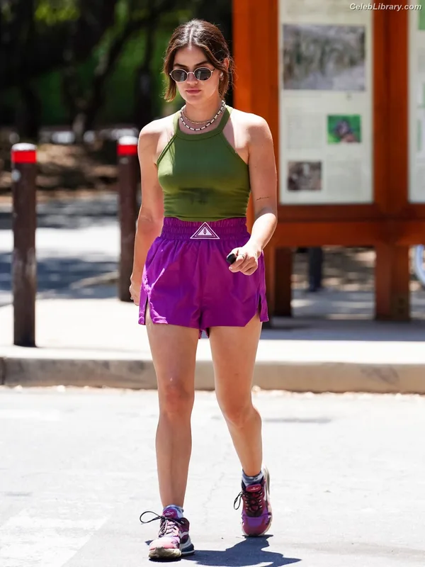 Lucy Hale photo 17 of 808