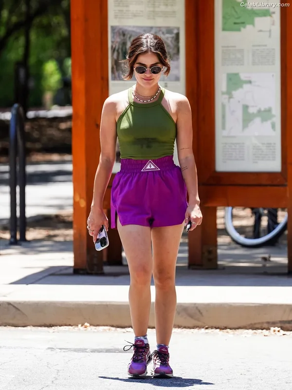 Lucy Hale photo 9 of 808
