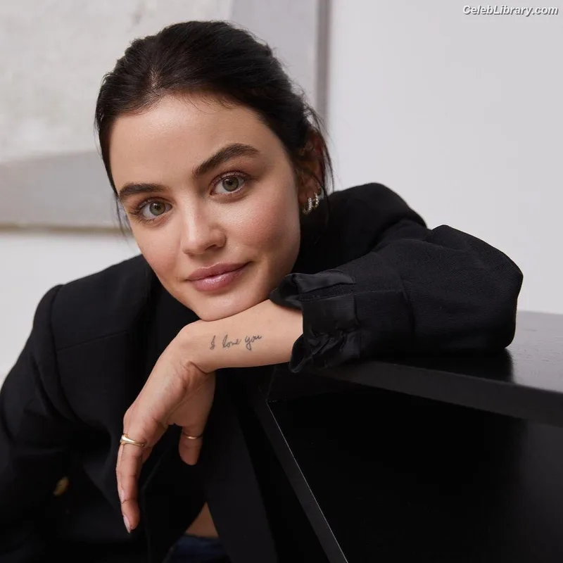 Lucy Hale photo 17 of 808