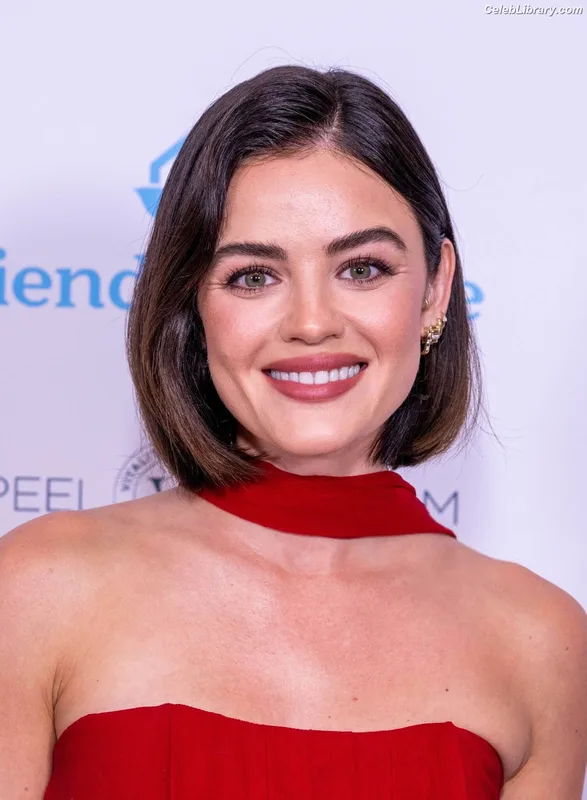 Lucy Hale photo 24 of 808