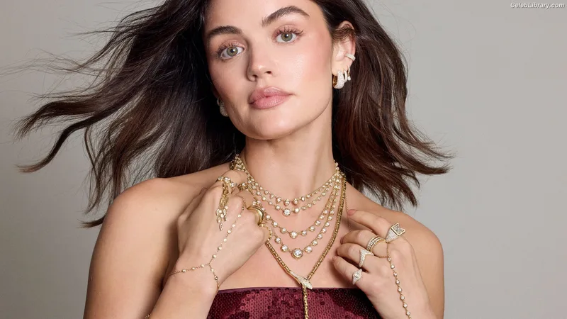 Lucy Hale photo 3 of 808