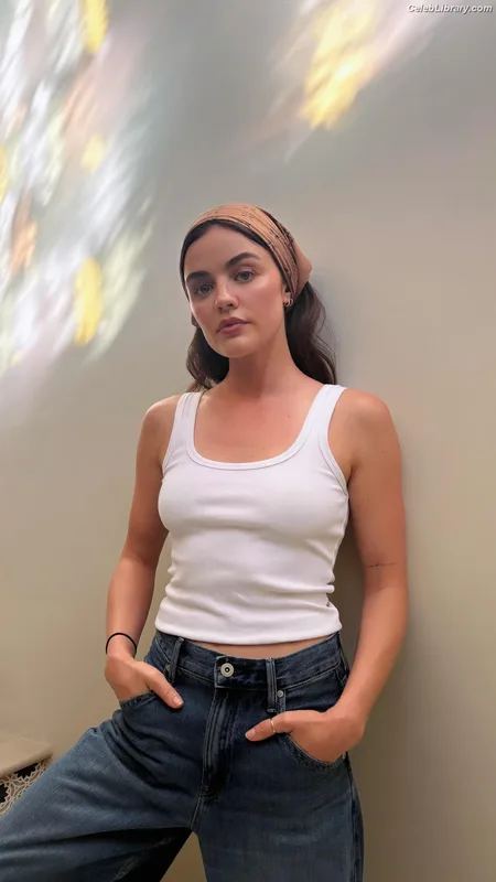 Lucy Hale photo 5 of 808