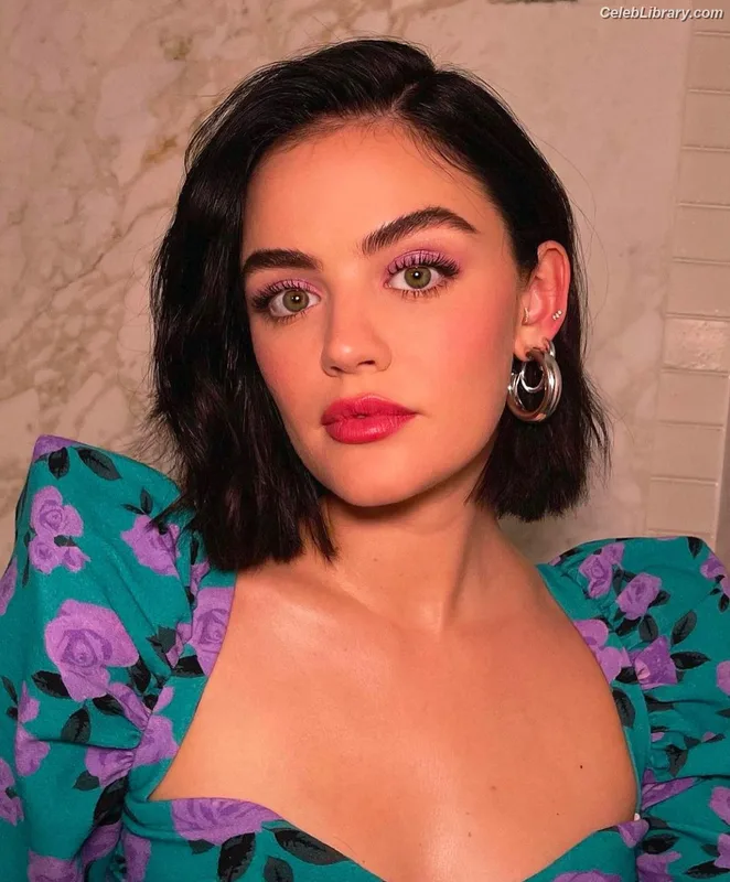 Lucy Hale photo 11 of 808
