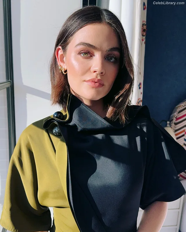 Lucy Hale photo 20 of 808