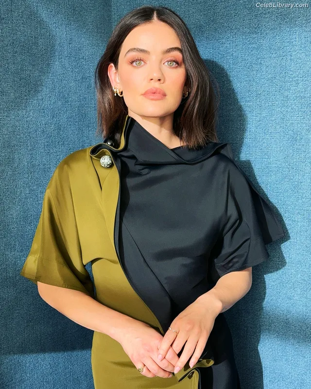 Lucy Hale photo 4 of 808