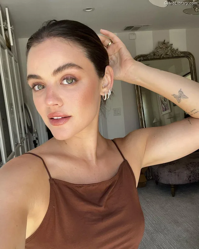 Lucy Hale photo 12 of 808