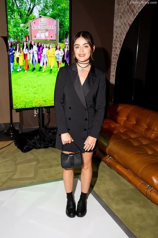 Lucy Hale photo 16 of 808