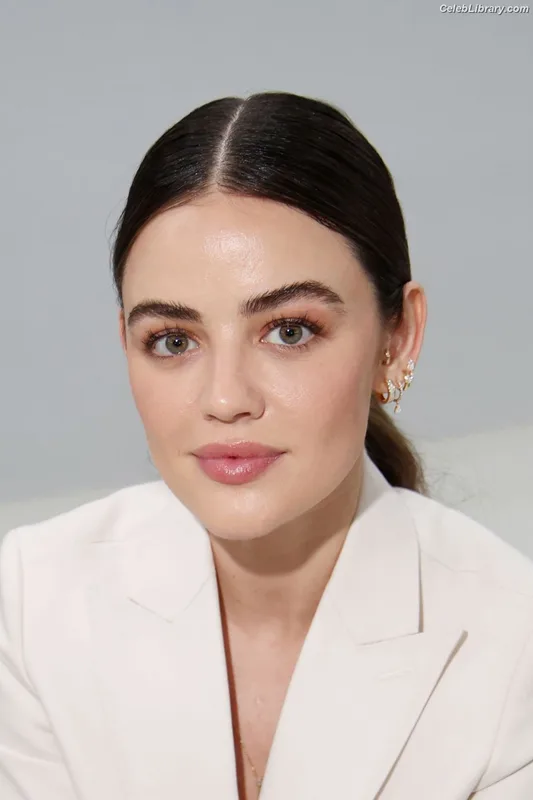 Lucy Hale photo 22 of 808