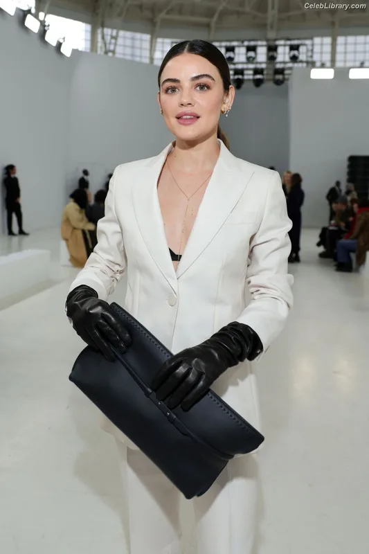 Lucy Hale photo 23 of 808