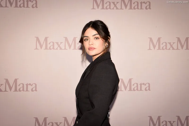 Lucy Hale photo 5 of 808