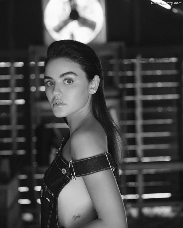 Lucy Hale photo 8 of 808