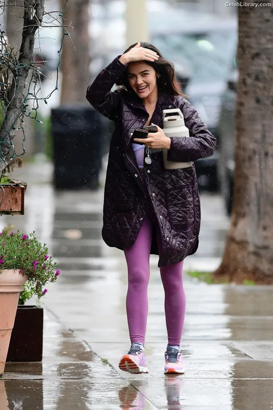 Lucy Hale photo 16 of 808