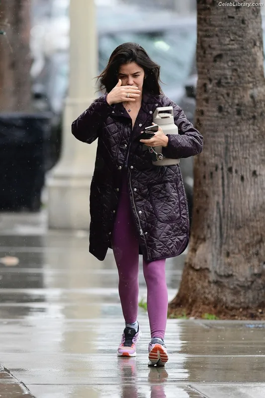 Lucy Hale photo 18 of 808