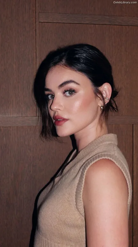 Lucy Hale photo 20 of 808