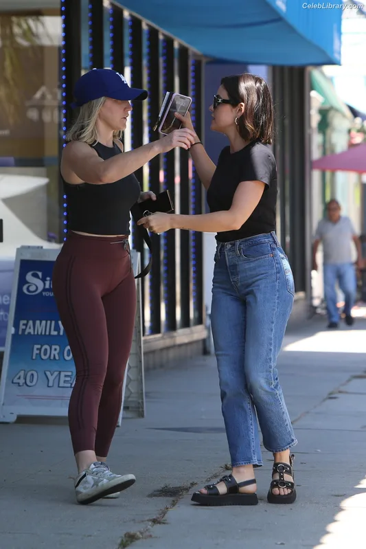 Lucy Hale photo 9 of 808