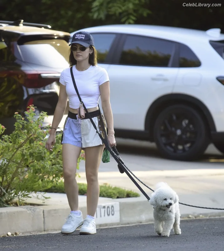Lucy Hale photo 20 of 808