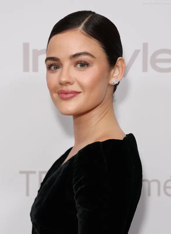Lucy Hale photo 22 of 808