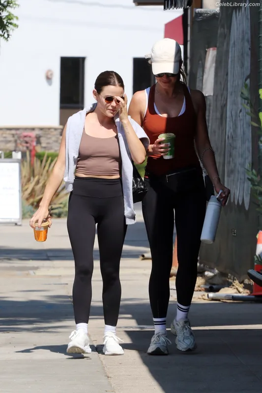 Lucy Hale photo 24 of 808