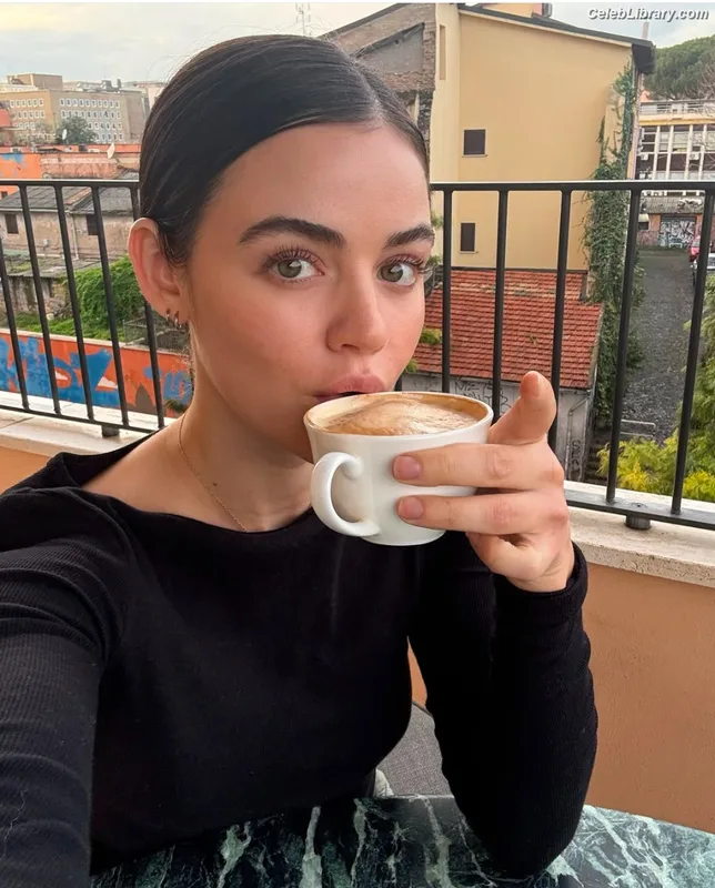 Lucy Hale photo 21 of 808