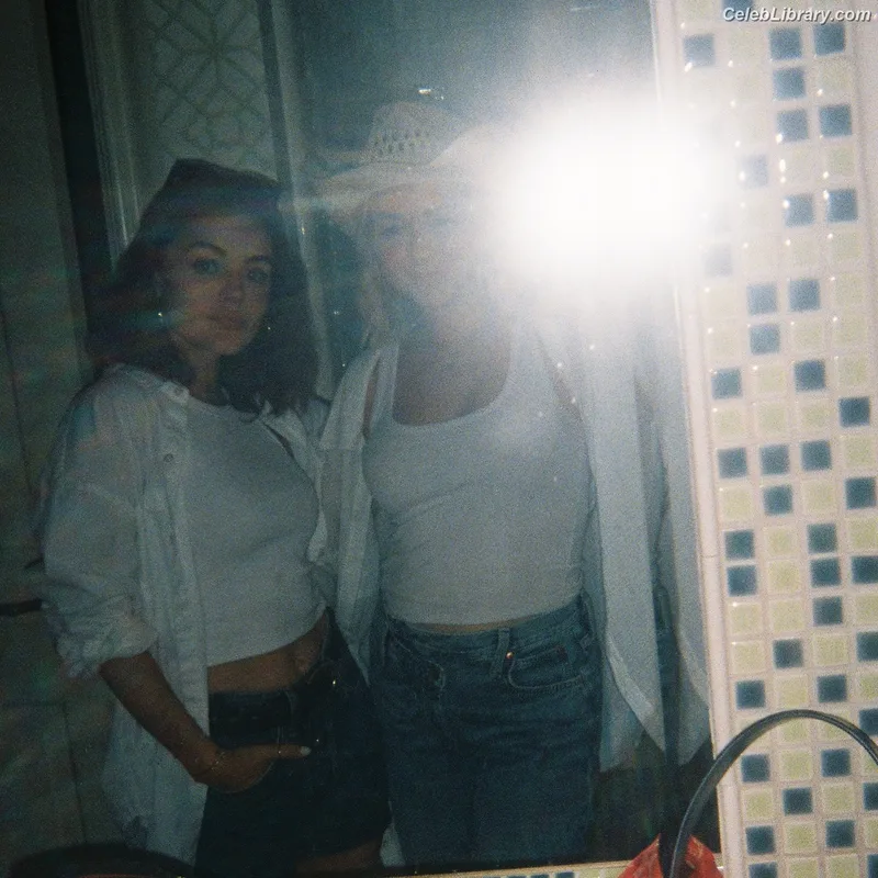 Lucy Hale photo 14 of 808