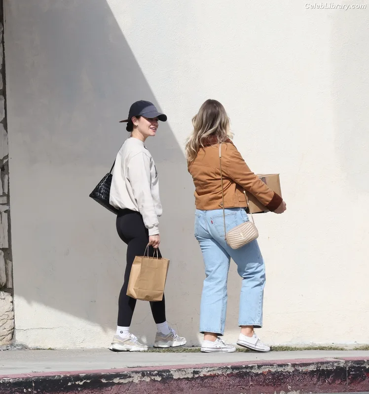 Lucy Hale photo 3 of 808