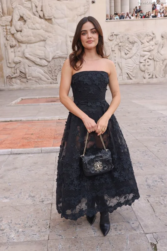 Lucy Hale photo 3 of 808