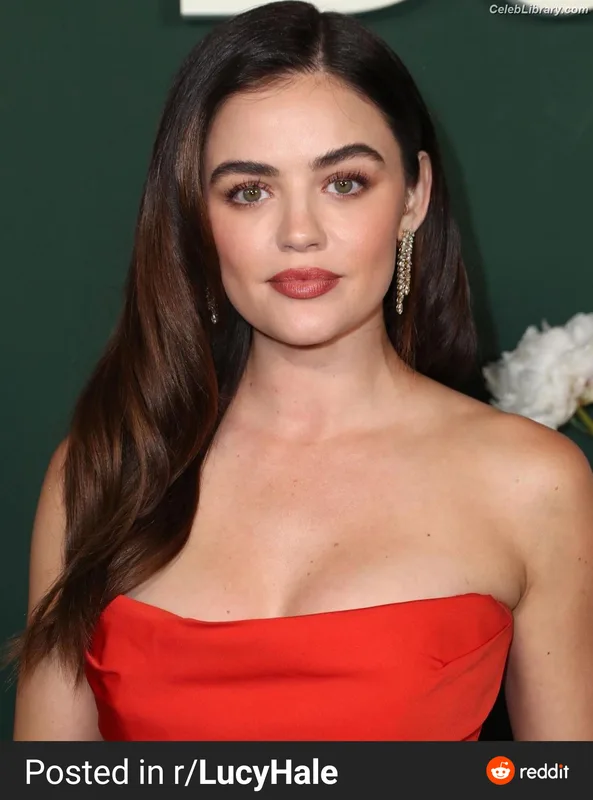 Lucy Hale photo 9 of 808