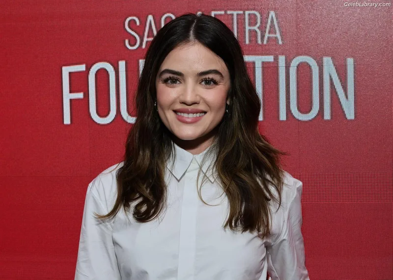 Lucy Hale photo 14 of 808