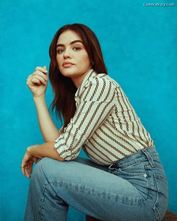 Lucy Hale photo 17 of 808