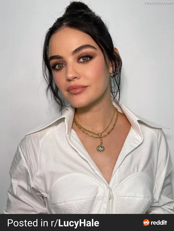 Lucy Hale photo 18 of 808