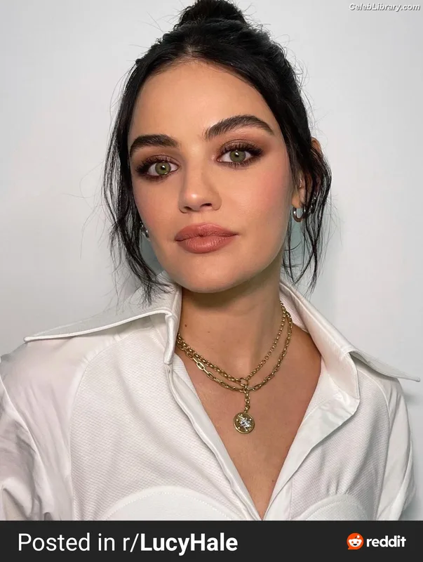 Lucy Hale photo 20 of 808