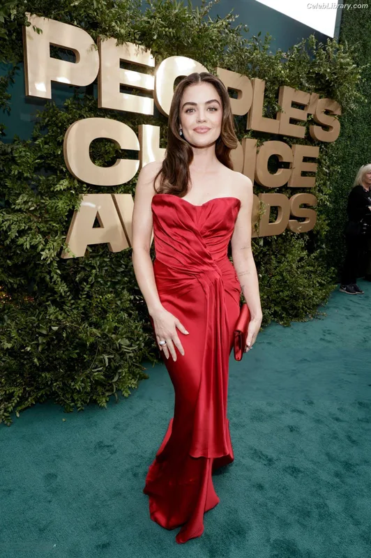 Lucy Hale photo 7 of 808