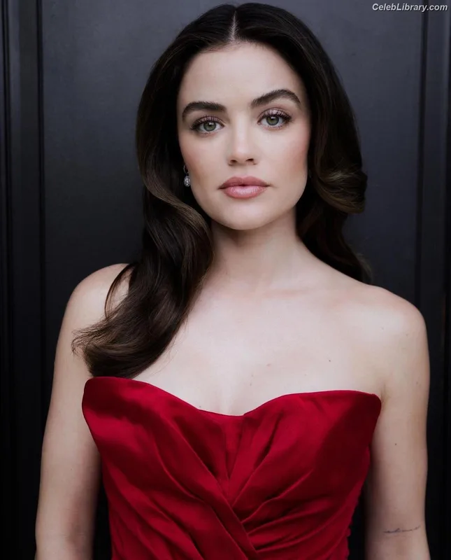 Lucy Hale photo 9 of 808