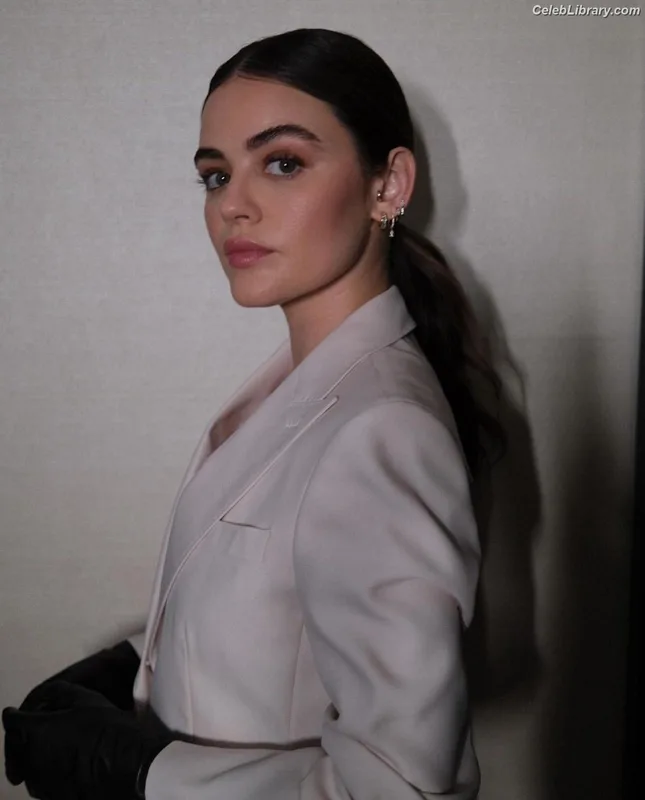 Lucy Hale photo 14 of 808