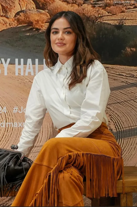 Lucy Hale photo 16 of 808