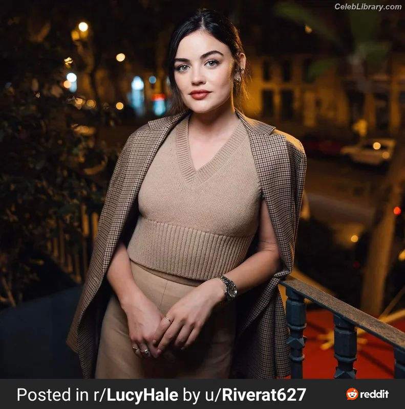 Lucy Hale photo 18 of 808