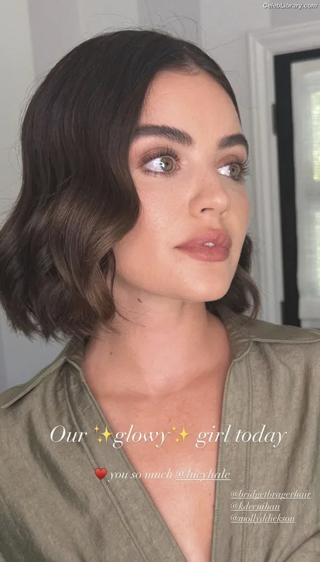 Lucy Hale photo 5 of 808