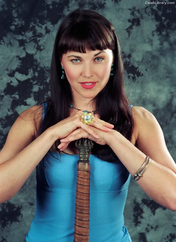 Lucy Lawless photo 8 of 44