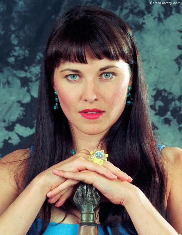 Lucy Lawless photo 4 of 44