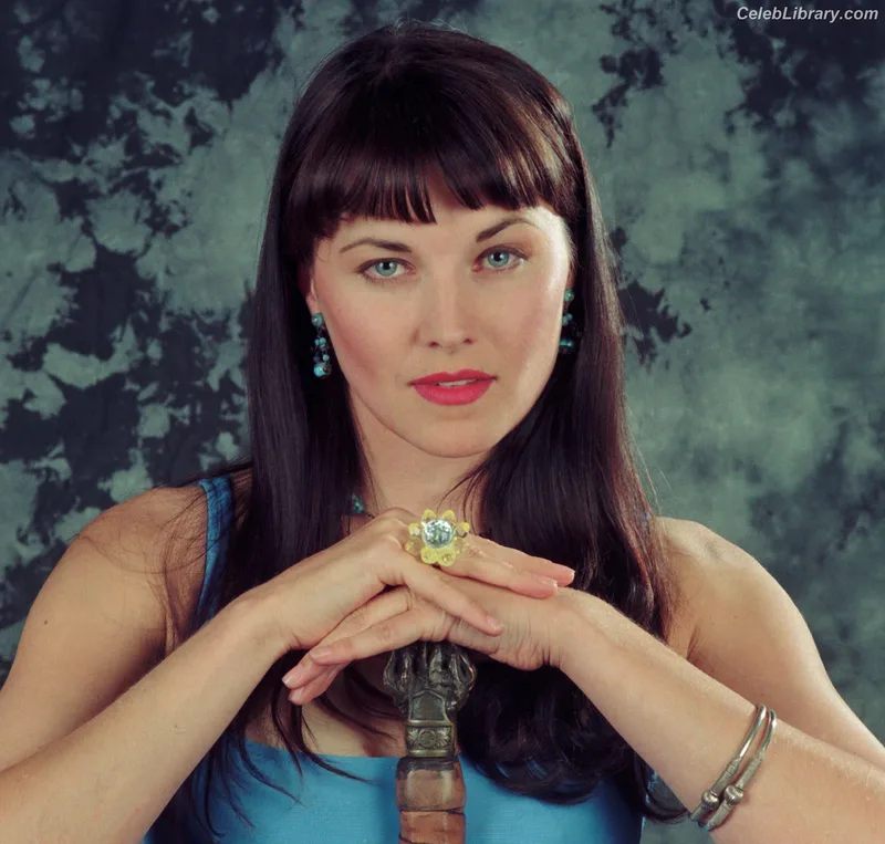 Lucy Lawless photo 15 of 44